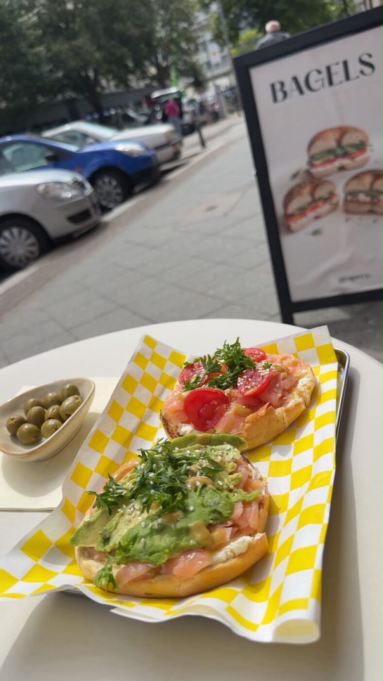 Frisch belegte Bagels